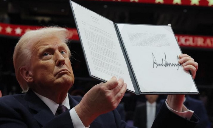 Trump Declares National Emergency at the Border, Halts Asylum Applications in Immigration Crackdown Trump Declares National Emergency at the Border, Halts Asylum Applications in Immigration Crackdown